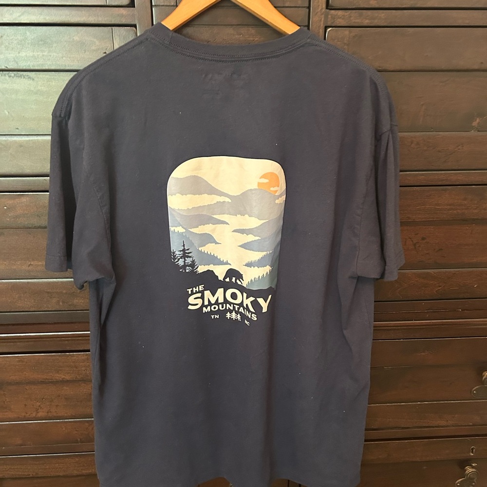 Men’s TriPine t shirt size XL- worn once